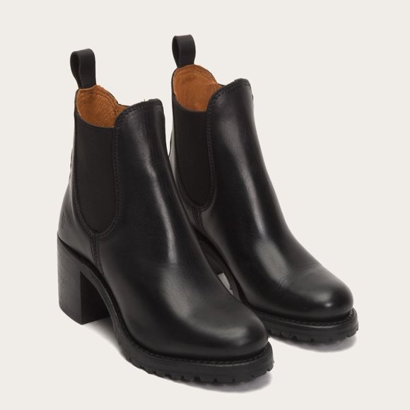 Frye Sabrina Chelsea Retro Black Leather Classic Casual Heeled Moto Ankle Boot - Picture 3 of 16